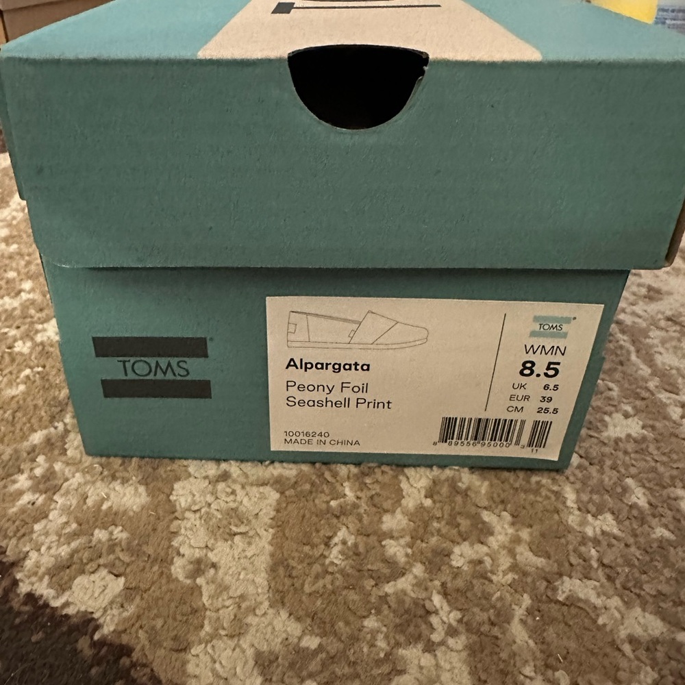 Seashell toms sz 8.5
